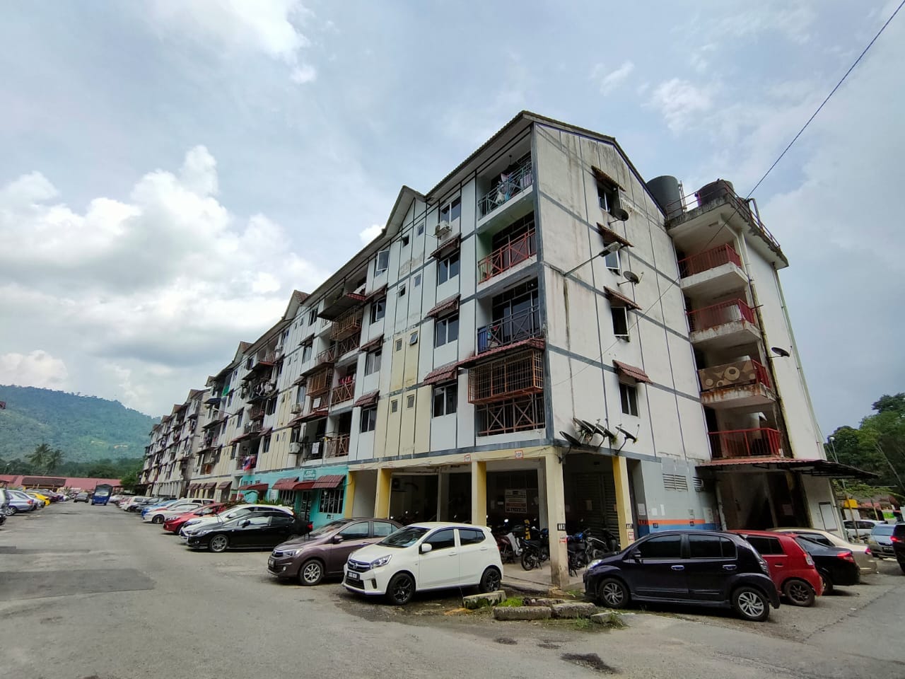 APARTMENT TAMAN IMPIAN WARISAN BATU 18