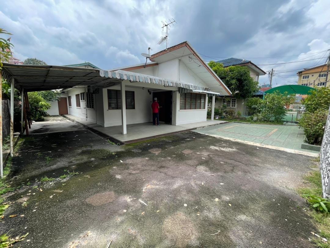 BUNGALOW 1 TINGKAT JALAN DATUK KERAMAT