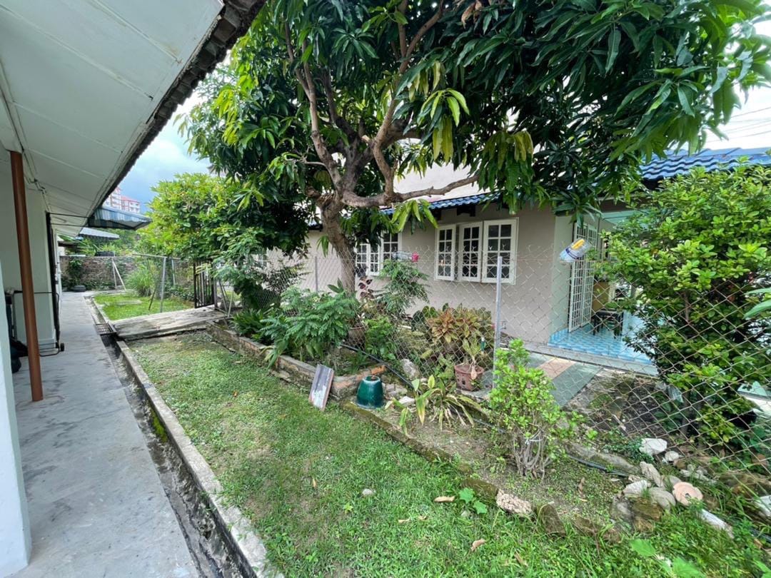 BUNGALOW 1 TINGKAT JALAN DATUK KERAMAT - photo 2