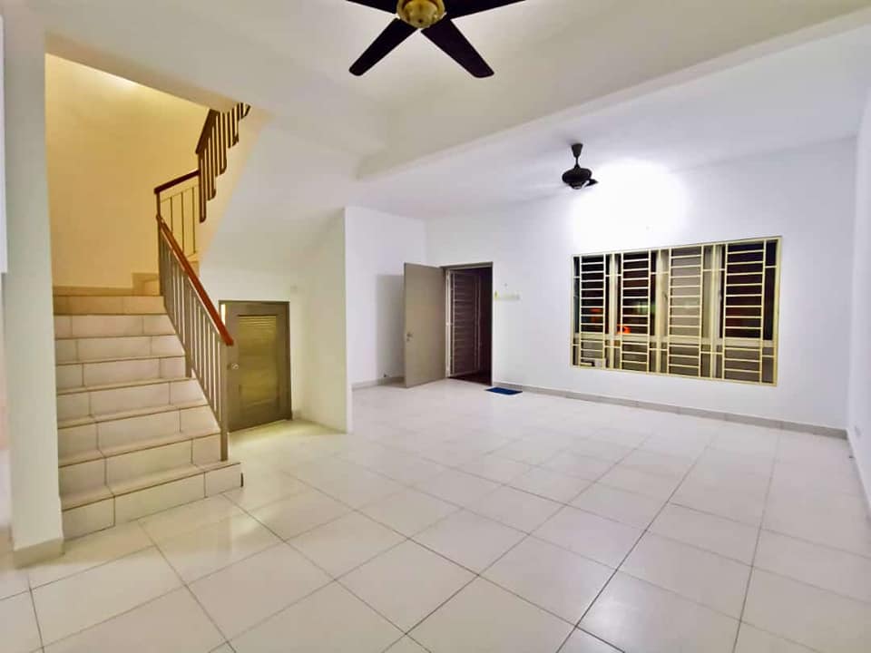 DOUBLE STOREY HOUSE RAFFLESIA TAMAN PELANGI - photo 2