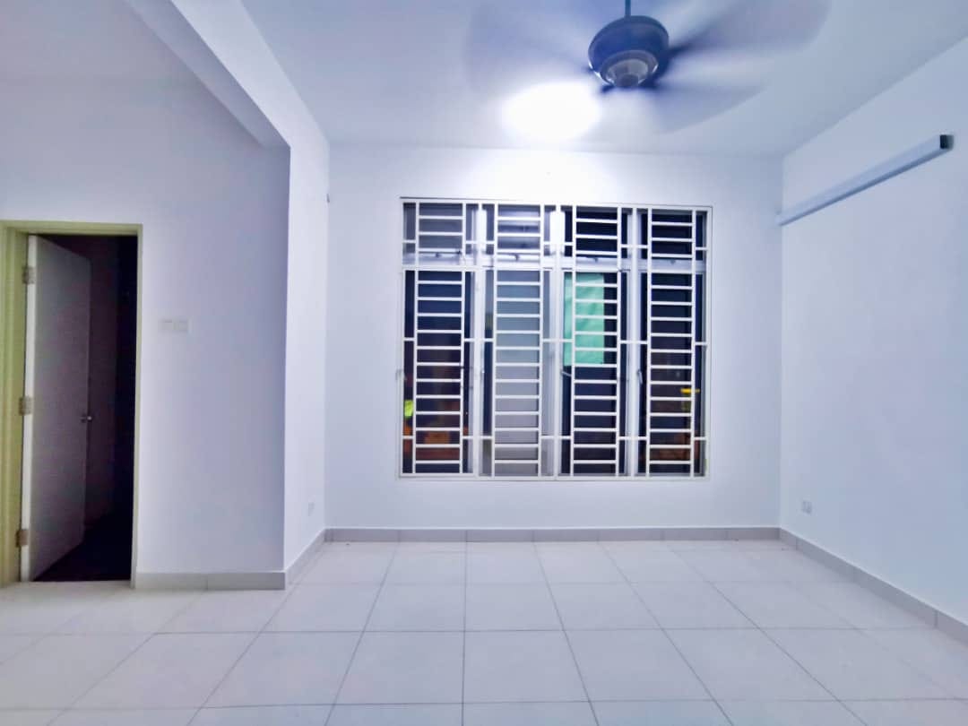 DOUBLE STOREY HOUSE RAFFLESIA TAMAN PELANGI - photo 3