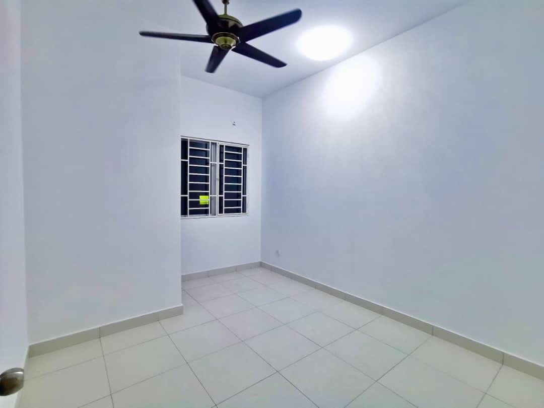 DOUBLE STOREY HOUSE RAFFLESIA TAMAN PELANGI - photo 4