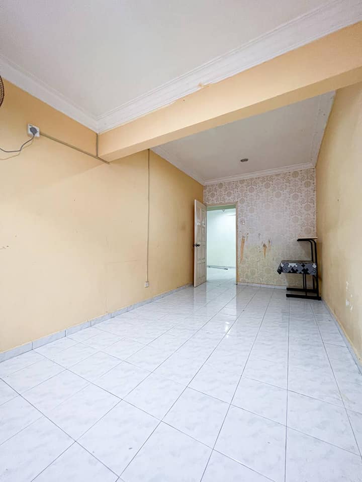 DOUBLE STOREY TERRACE TAMAN BUKIT INDAH - photo 8