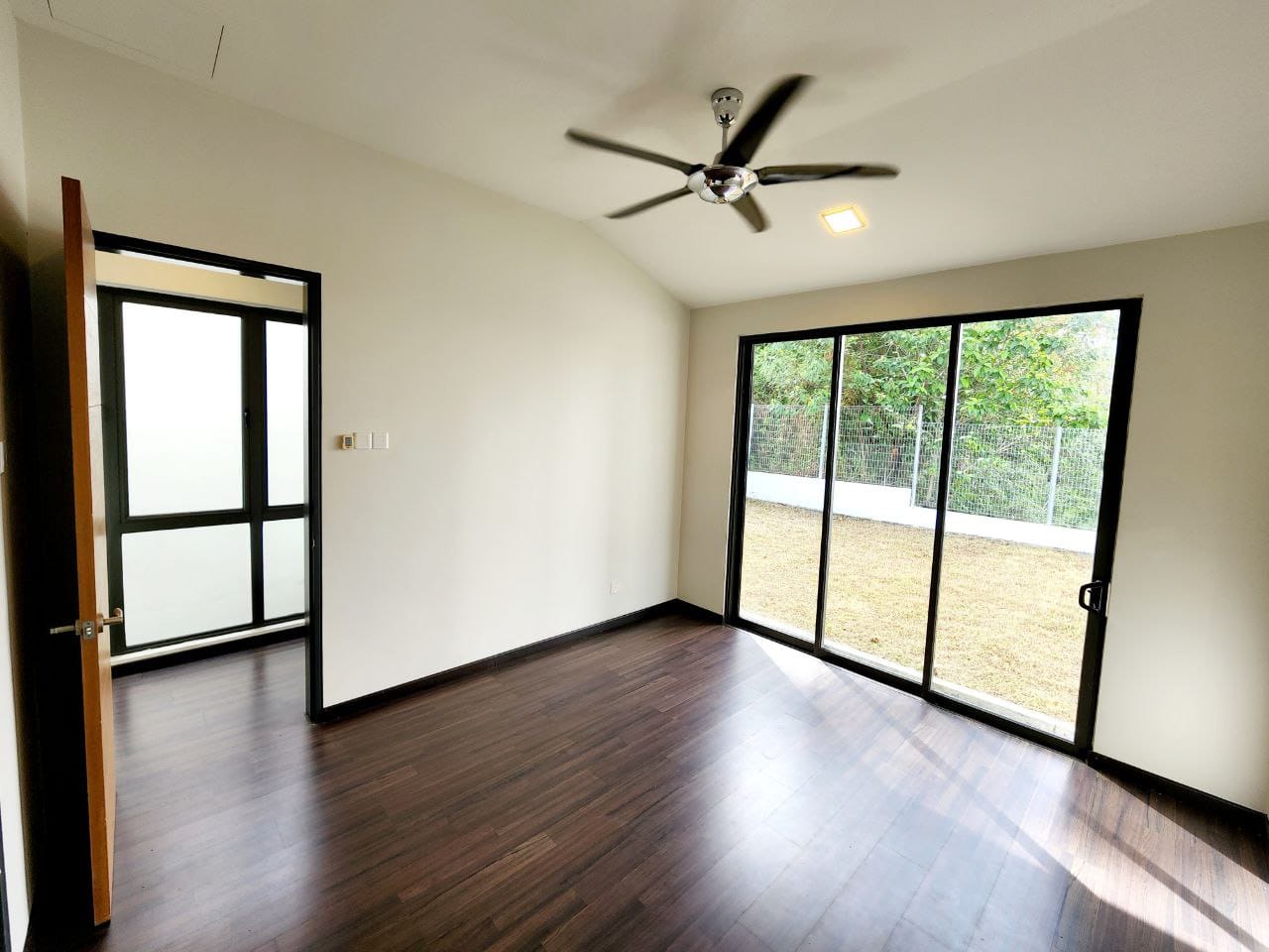 3 STOREY SEMI DETACHED HOUSE SAUJANA SURIA - photo 8