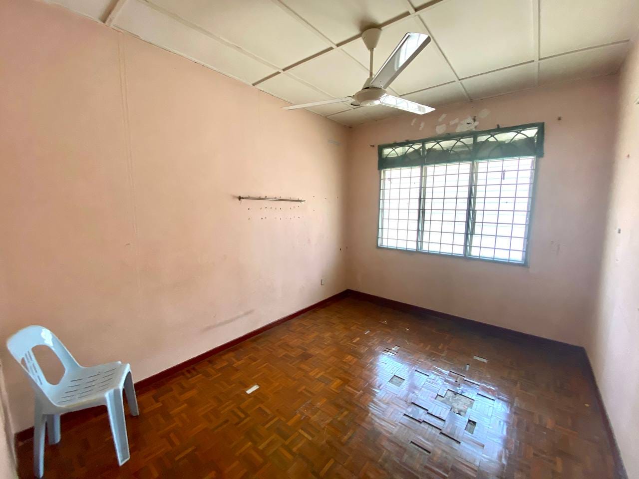 DOUBLE STOREY INTERMEDIATE TERRACE TAMAN MAWAR - photo 11