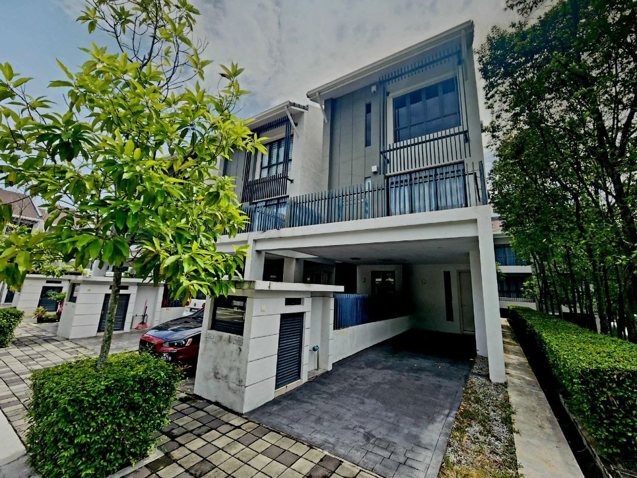 TOWNVILLA CRESENT PARK SEKSYEN 9