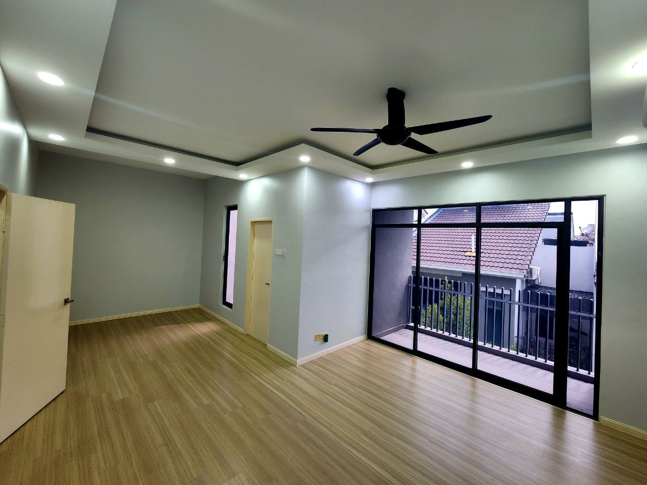 TOWNVILLA CRESENT PARK SEKSYEN 9 - photo 8