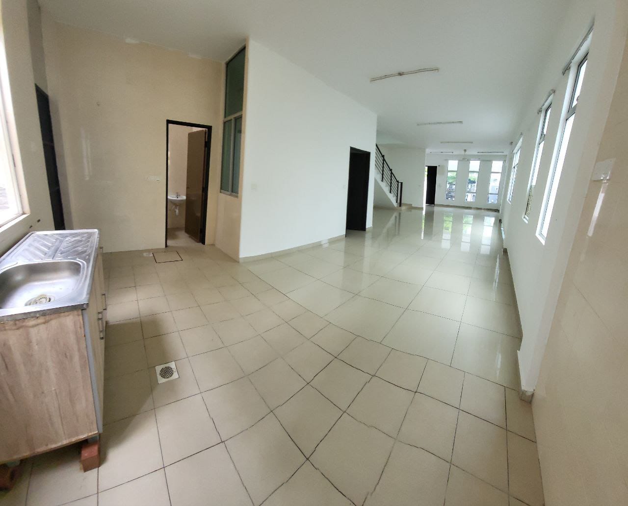 3 STOREY BANGI AVENUE SEKSYEN 7 - photo 3