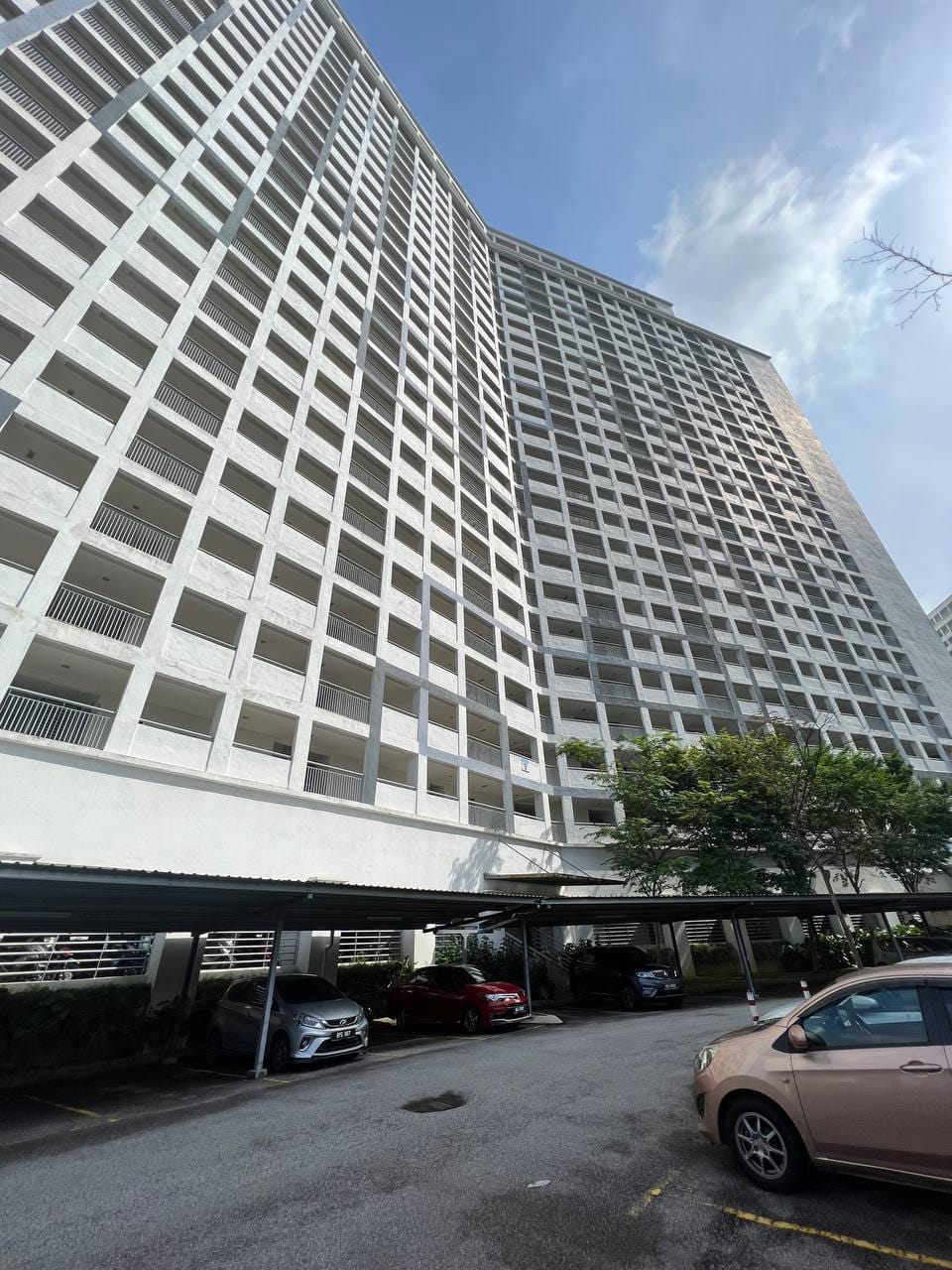 SUASANA LUMAYAN CONDOMINIUM JALAN TASIK PERMAISURI