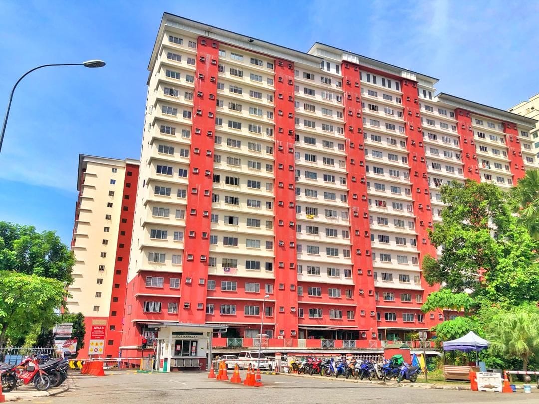 THE  LUMAYAN APARTMENT, BANDAR SRI PERMAISURI