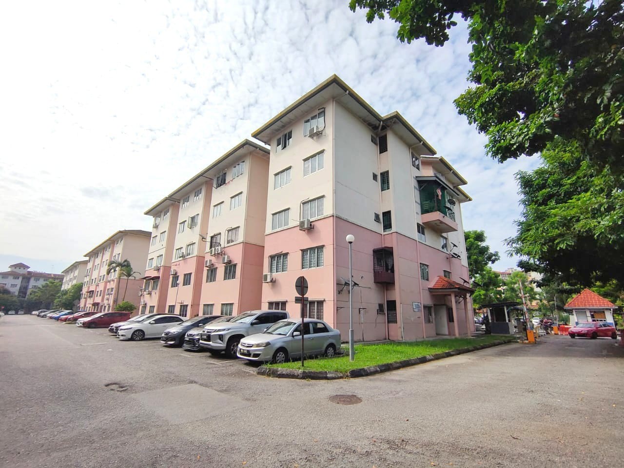 APARTMENT TERATAI TAMAN SUTERA