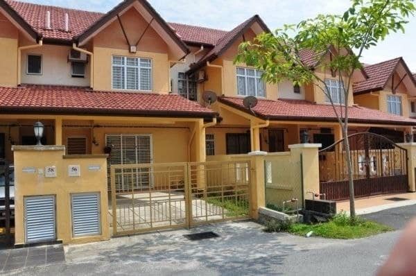 DOUBLE STOREY HOUSE TAMAN PUNCAK SAUJANA