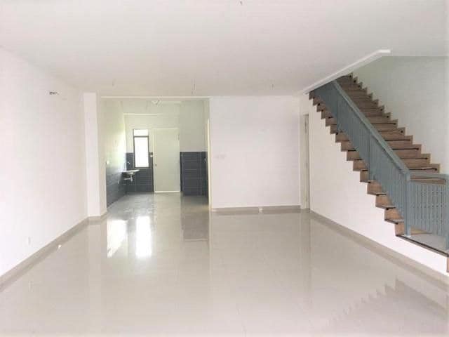 DOUBLE STOREY HOUSE TAMAN PUNCAK SAUJANA - photo 2