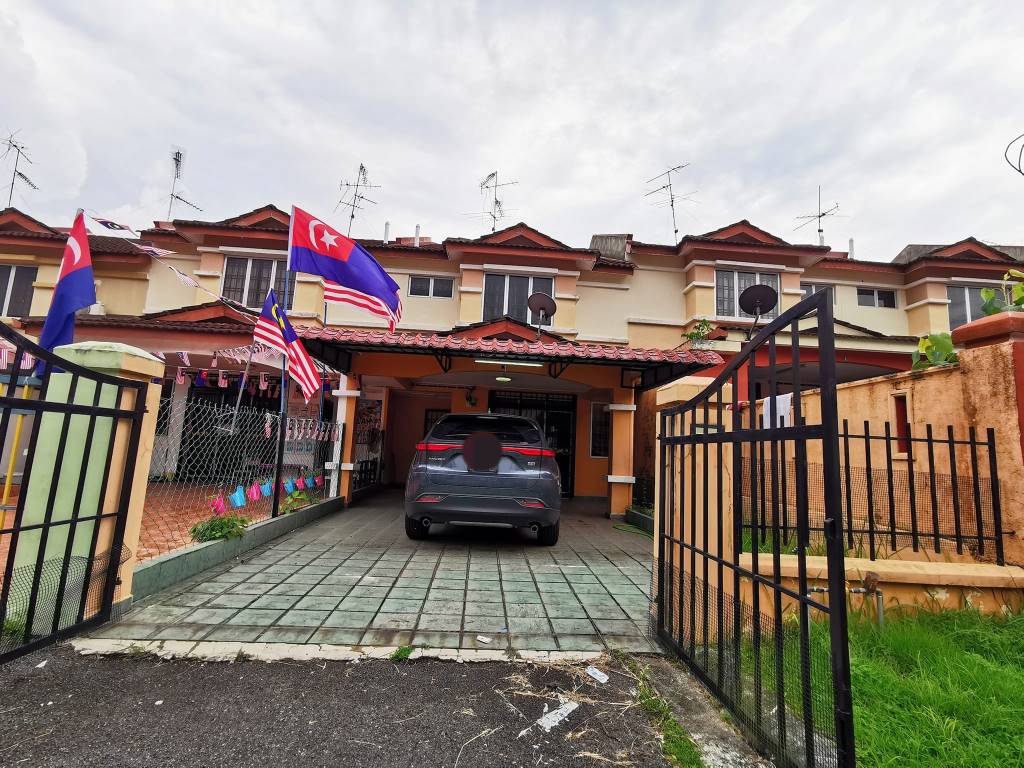 DOUBLE STOREY TAMAN SRI SAUJANA