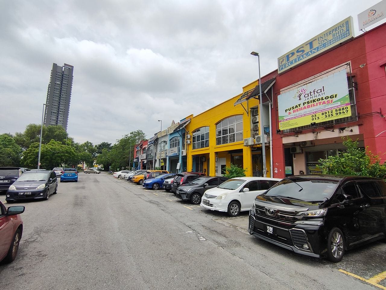 2 STOREY SHOPLOT TAMAN IKS SEKSYEN 9 - photo 2