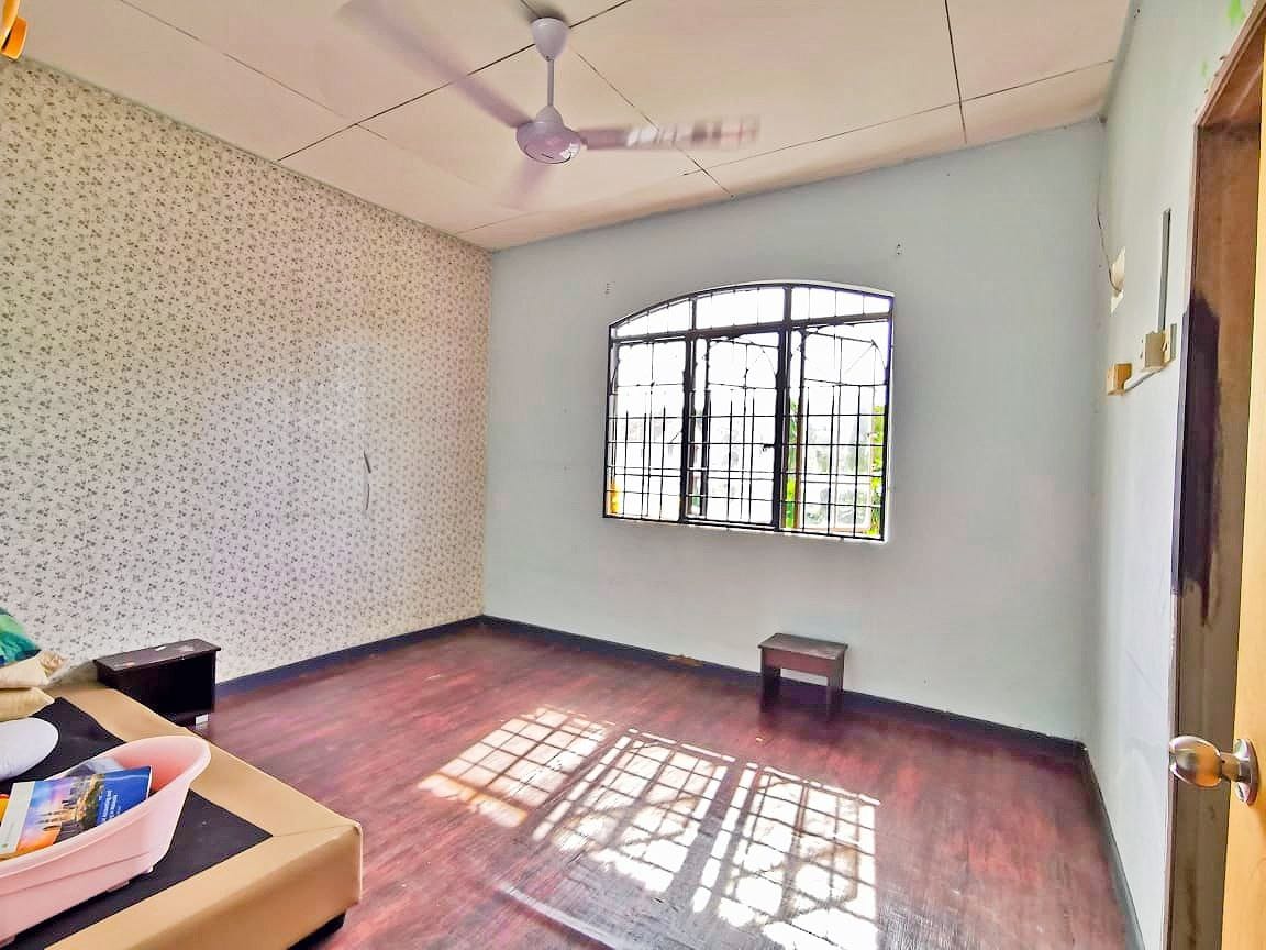 DOUBLE STOREY TERRACE HOUSE TAMAN SERI BAHAGIA - photo 4