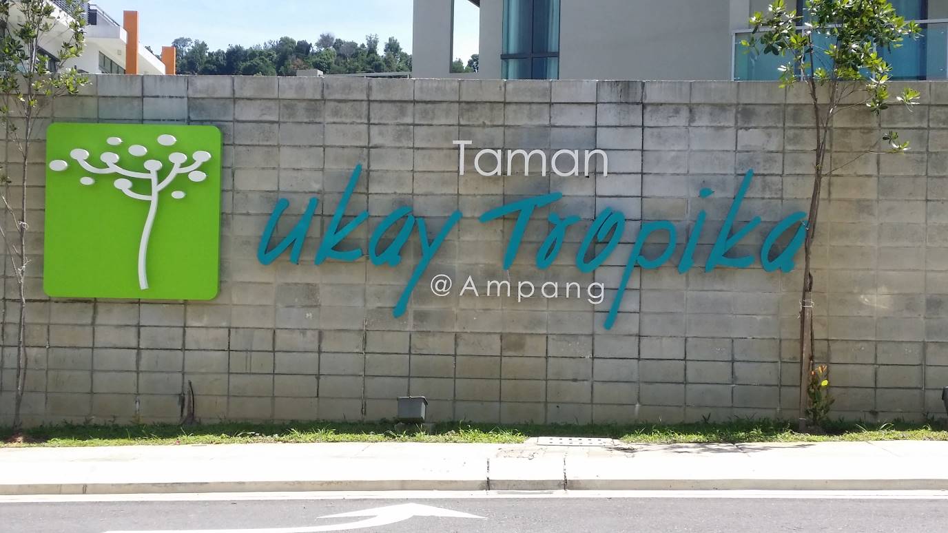 3 Storey Terrace at Taman Ukay Tropika Ampang - photo 5