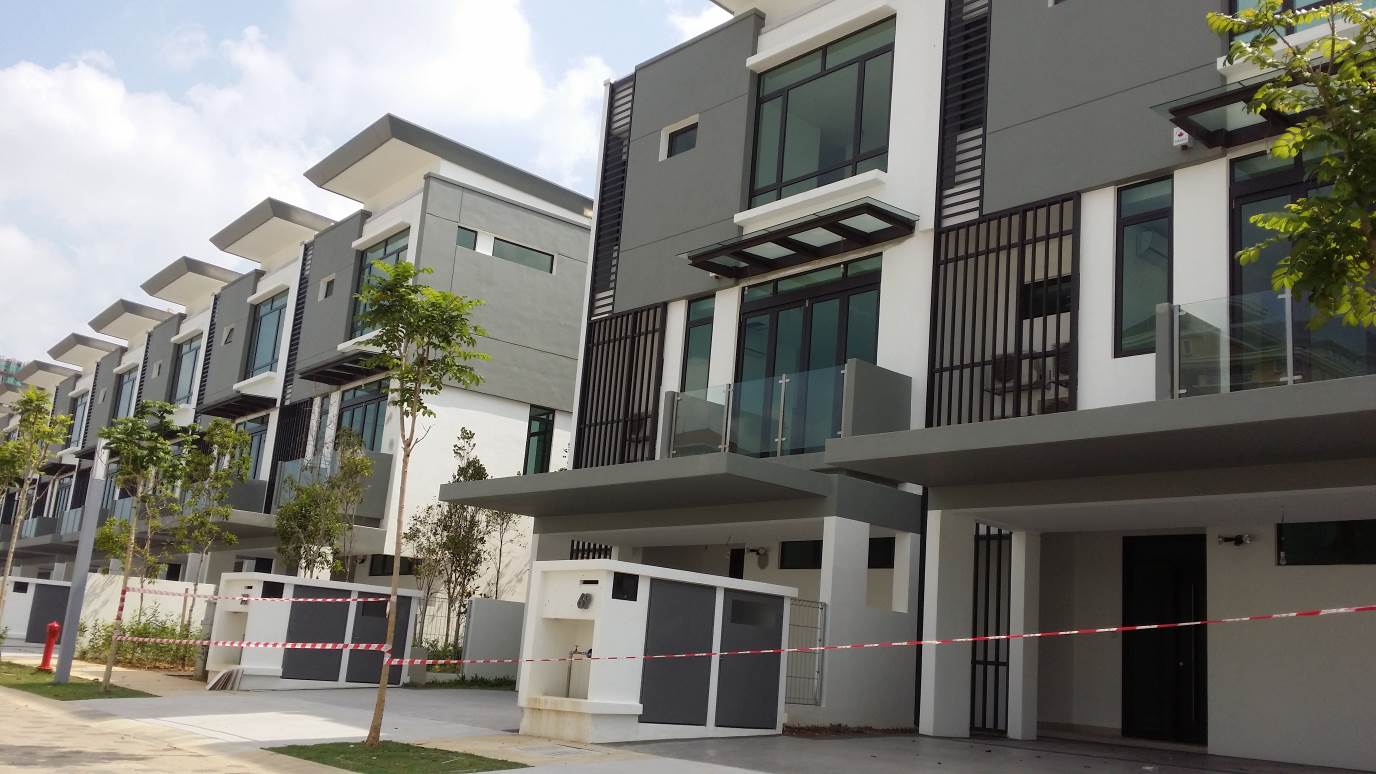P FURNISHED 3 Storey Courtyard Sunway Montana Desa - photo 2