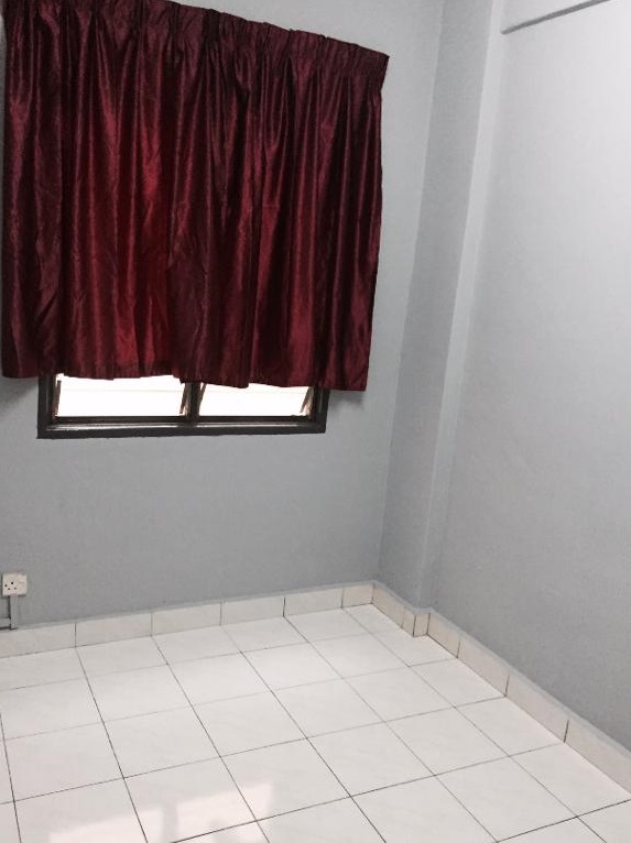FREEHOLD Megah Villa Apartment Kota Warisan Nr ERL - photo 4
