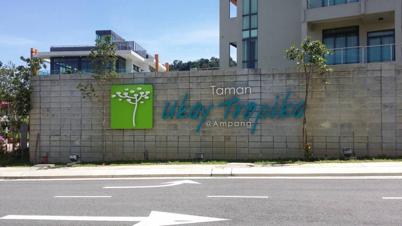 3 Storey Terrace at Taman Ukay Tropika Ampang - photo 6