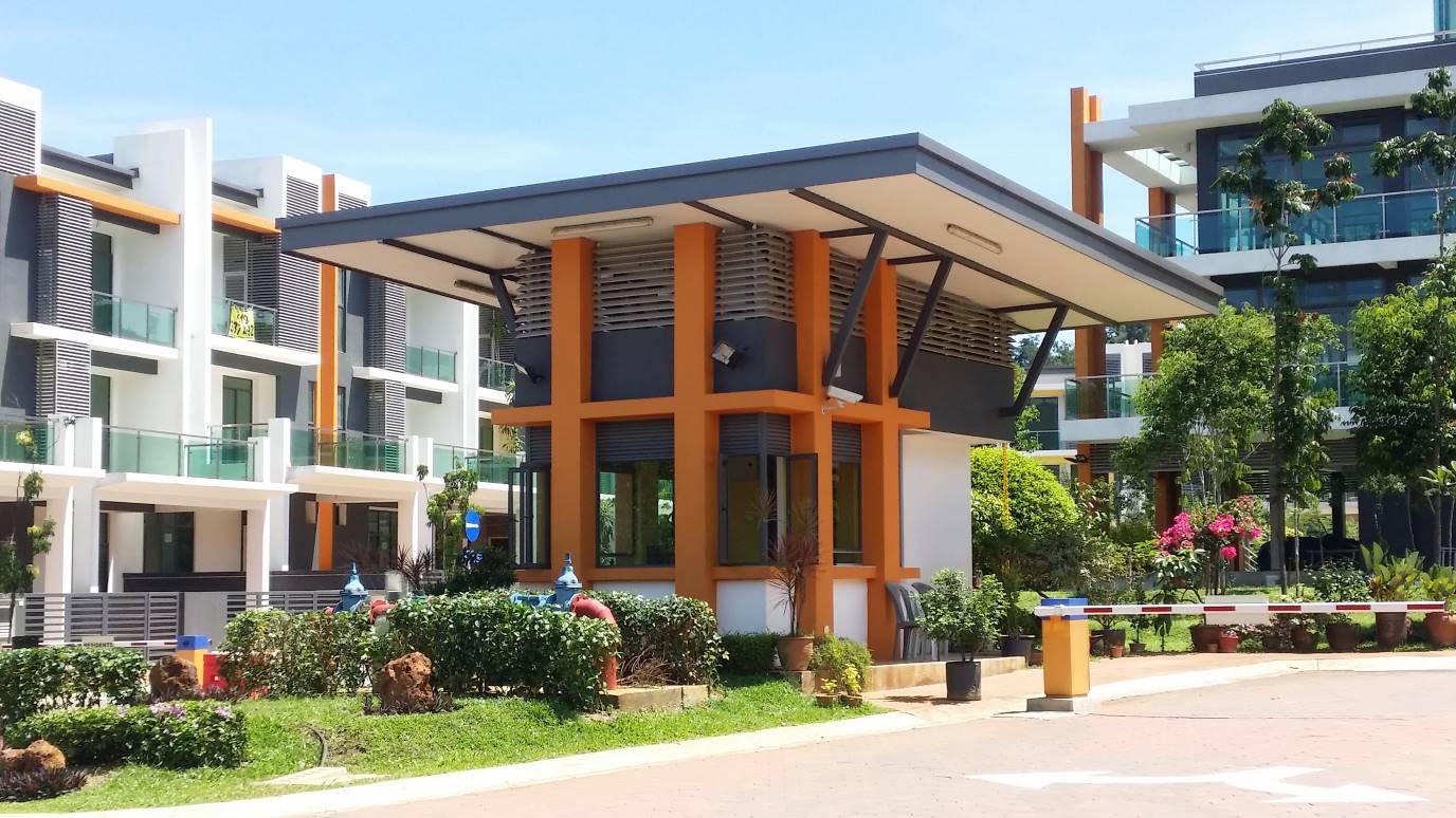 3 Storey Terrace at Taman Ukay Tropika Ampang - photo 5