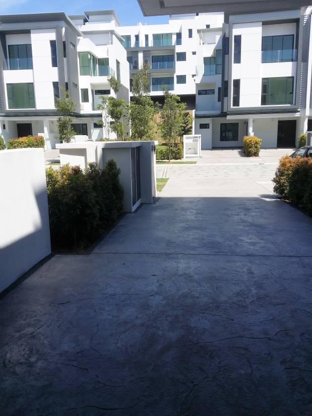 Move NOW Sunway Montana Townhouse Part Furnished - photo 7