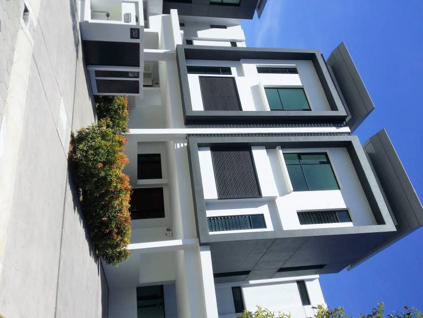 Move NOW Sunway Montana Townhouse Part Furnished - photo 6