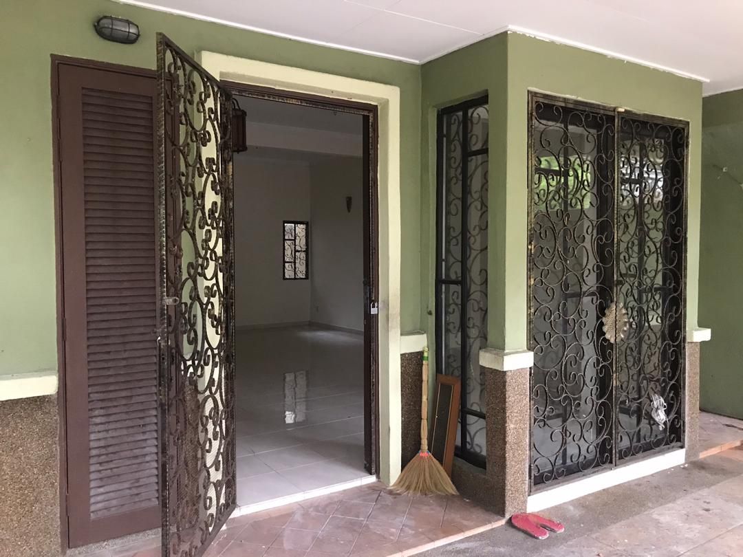 DOUBLE STOREY TERRACE Alam Damai, Cheras - photo 2