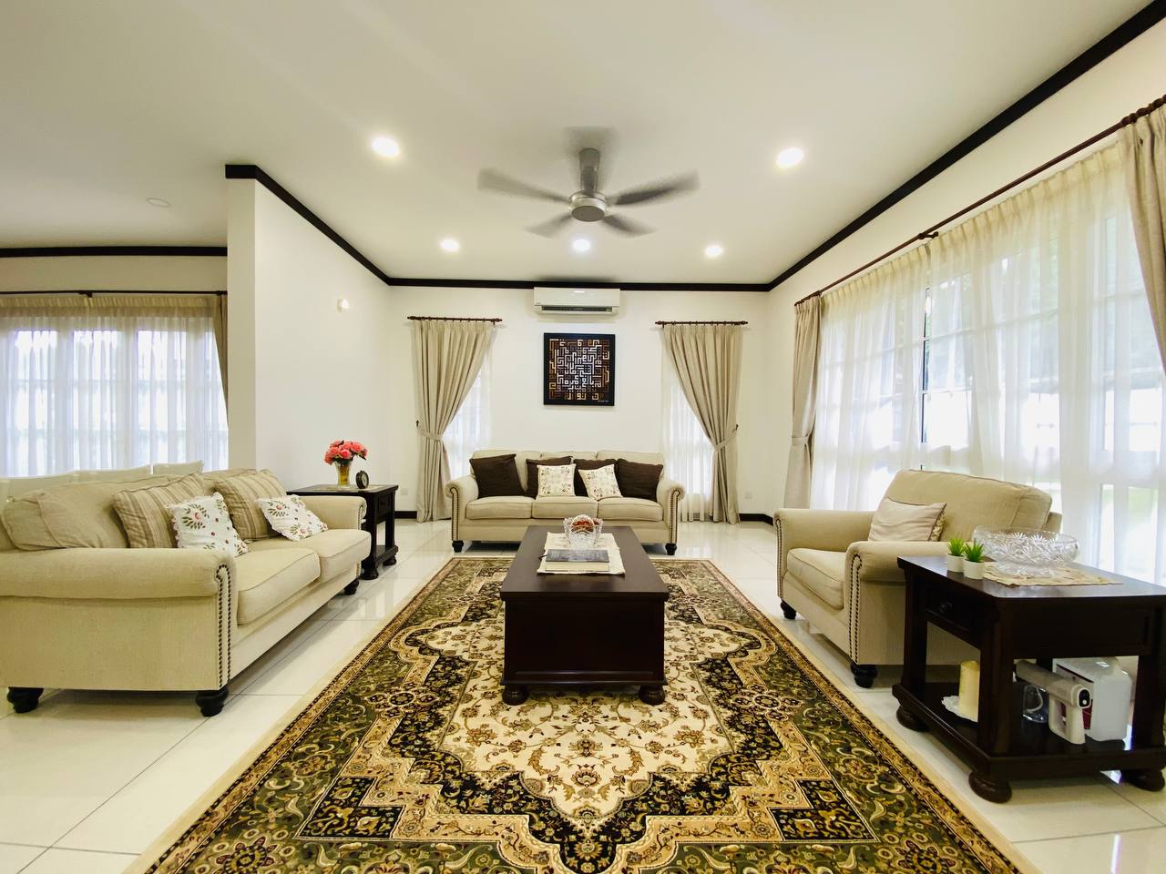 Bungalow Corner Lot  ...