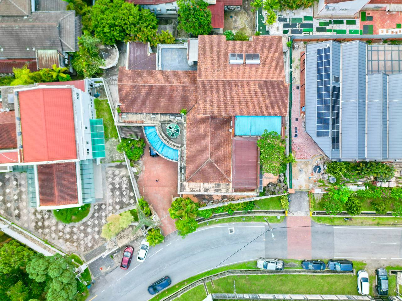SERENE LOCATION BUNGALOW BUKIT TUNKU KENNY HILL - photo 2