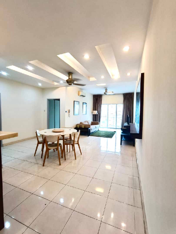 Metropolitan Squre Condominium - photo 2