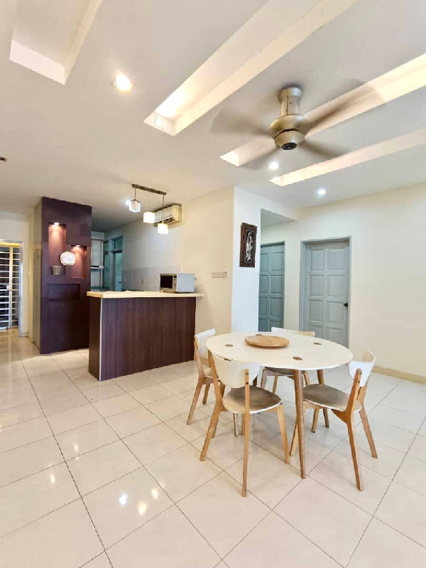 Metropolitan Squre Condominium - photo 2