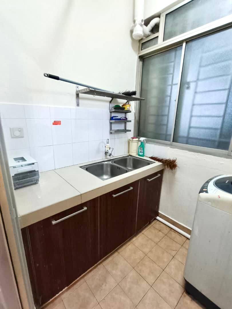 Metropolitan Square Condo - photo 10