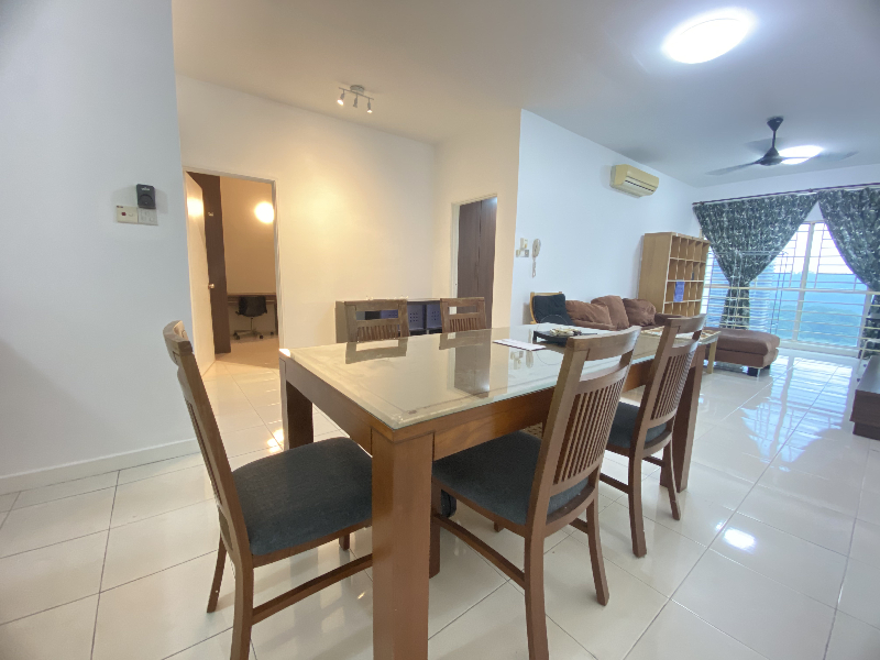 Metropolitan Square Condominium - photo 3