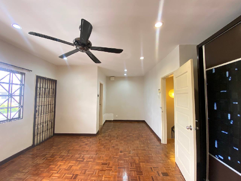 Terrace House Damansara Utama - photo 11