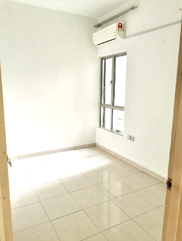 Metropolitan Square Condominium - photo 3