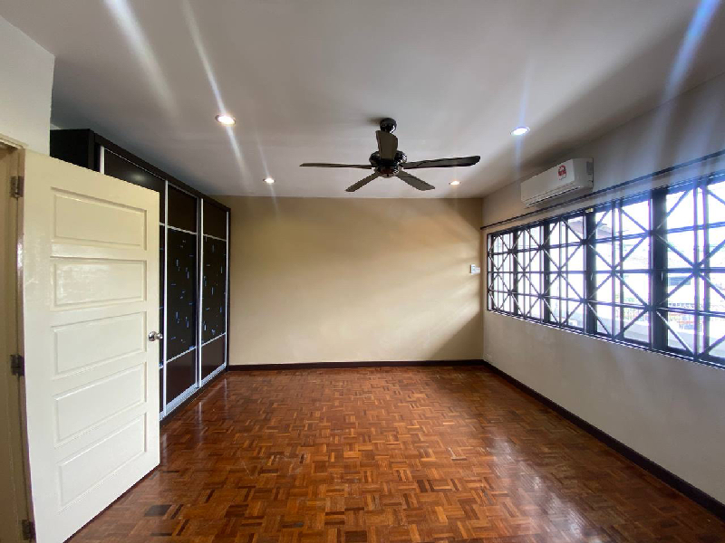 Terrace House Damansara Utama - photo 3
