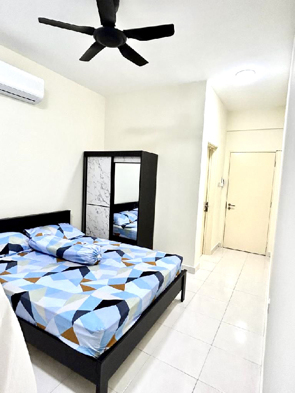 Metropolitan Square Condominium - photo 5