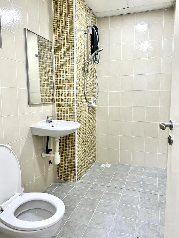 Metropolitan Square Condominium - photo 8