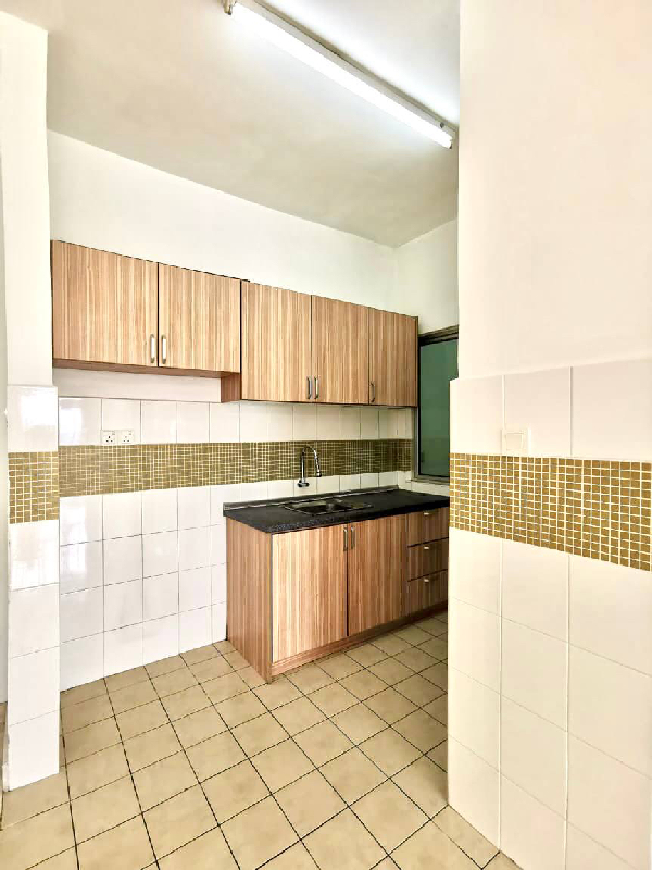 Metropolitan Square Condominium - photo 2