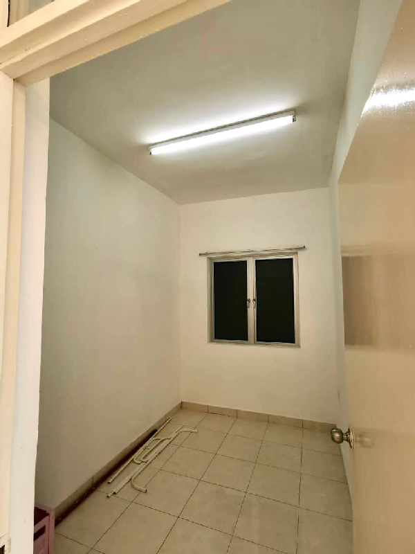 Metropolitan Square Condominium - photo 4