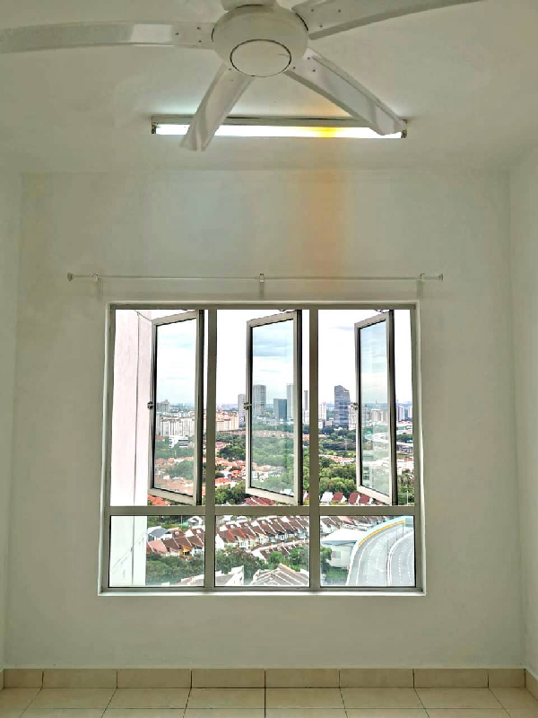 Metropolitan Square Condominium - photo 6