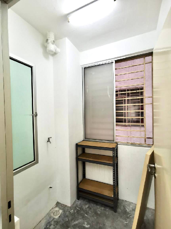 Metropolitan Square Condominium - photo 9