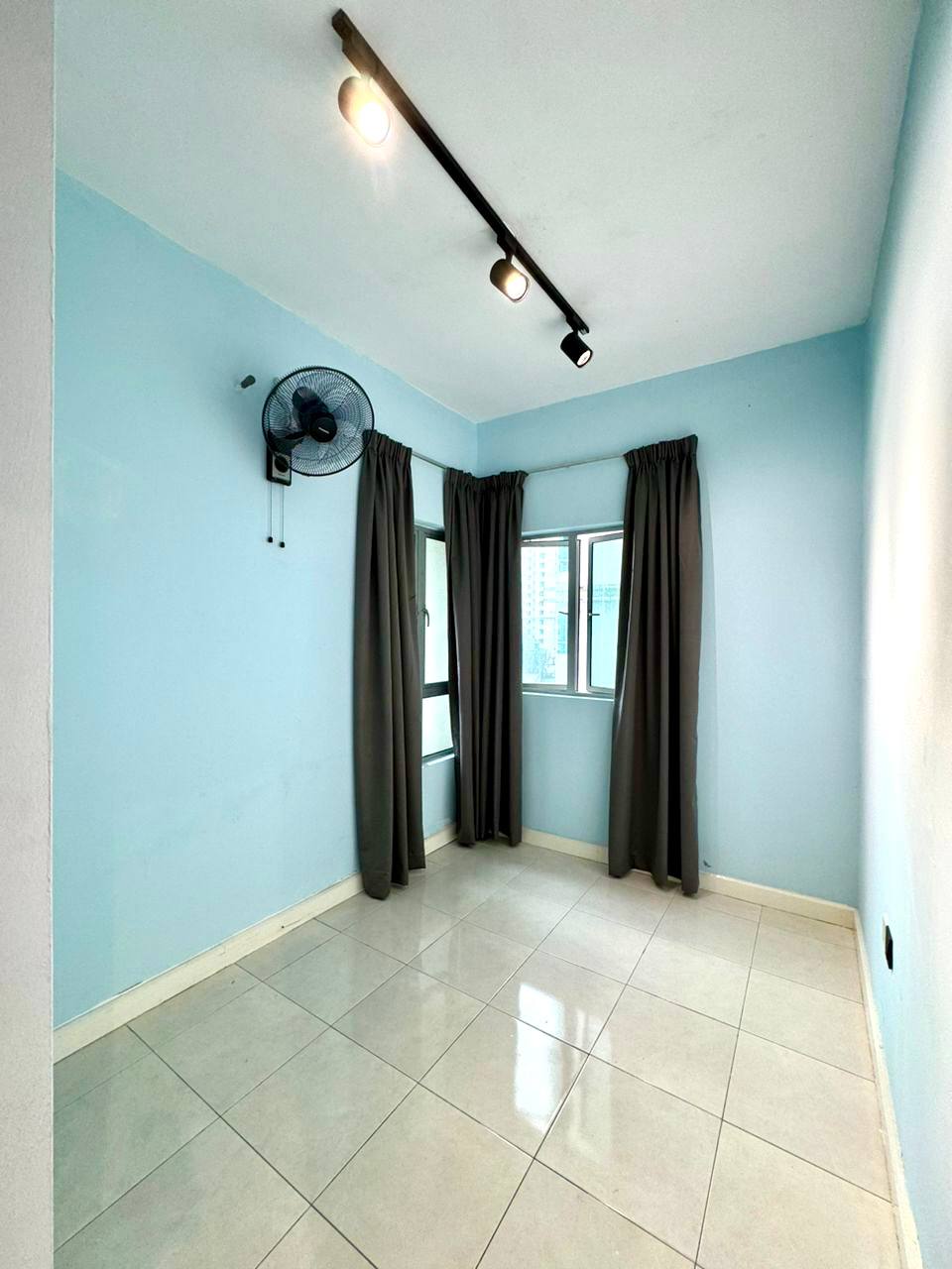 Metropolitan Square - photo 11