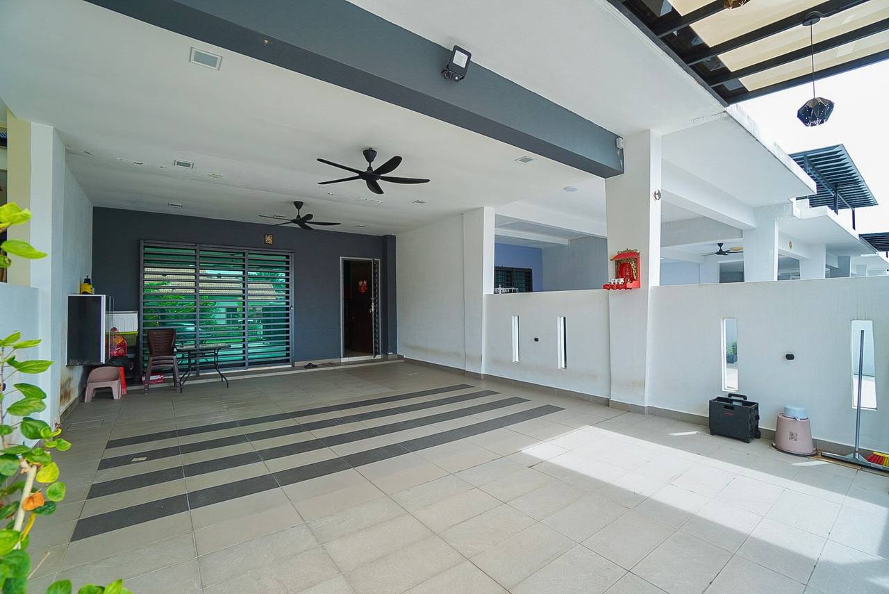 DOUBLE STOREY TERRACE, TAMAN SEMARANG INTAN - photo 3