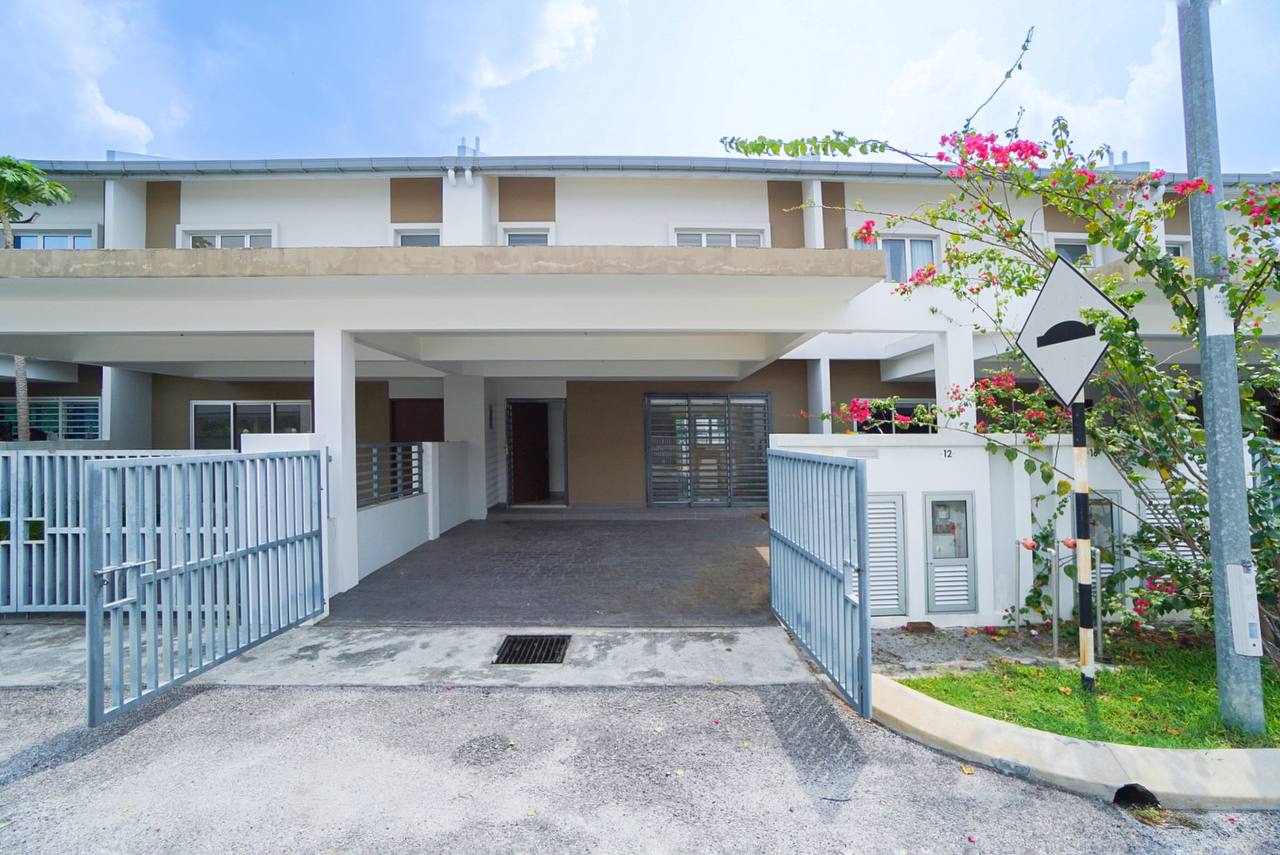 2 STOREY TERRACE ALBURY 2 MAHKOTA HILLS, LENGGENG - photo 2