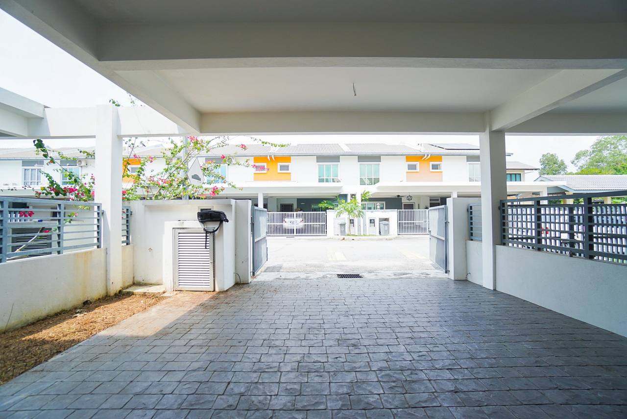 2 STOREY TERRACE ALBURY 2 MAHKOTA HILLS, LENGGENG - photo 3