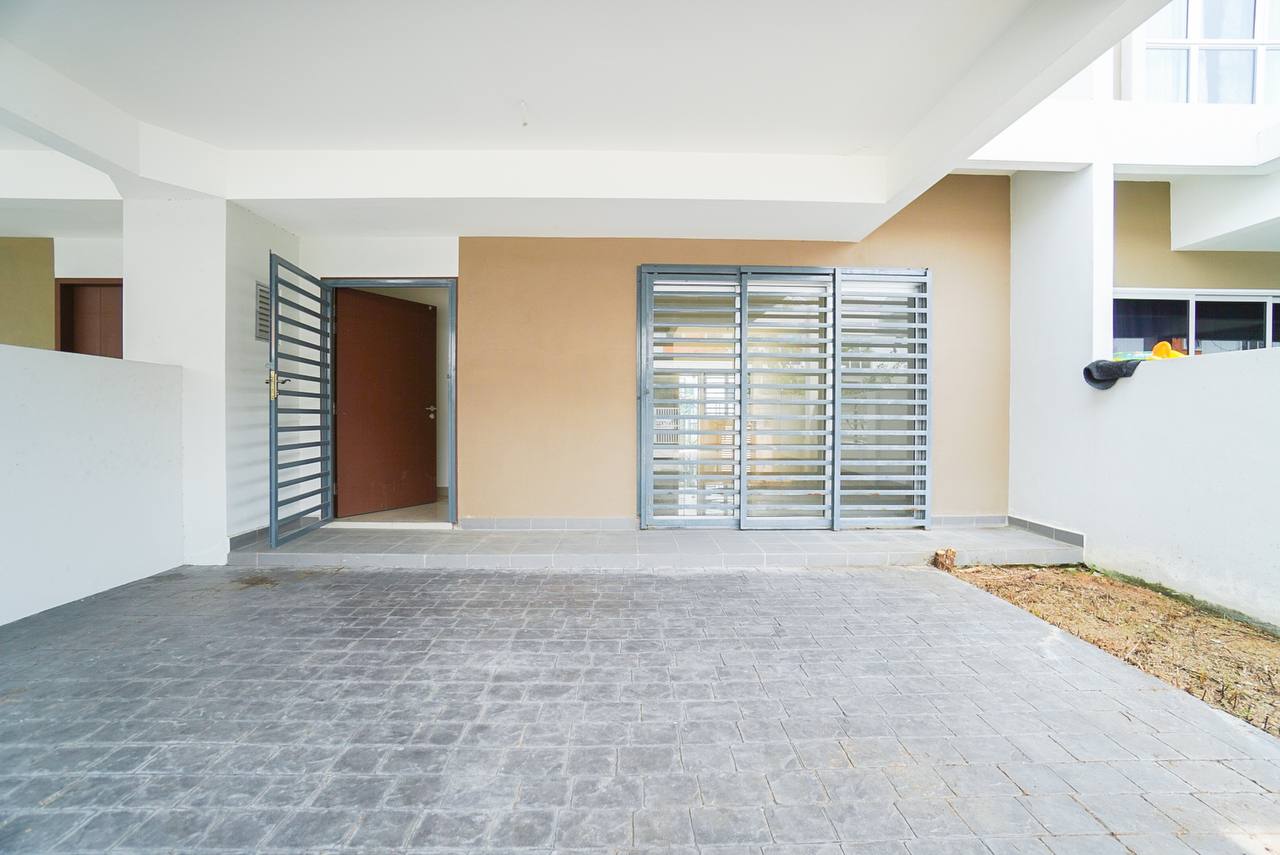 2 STOREY TERRACE ALBURY 2 MAHKOTA HILLS, LENGGENG - photo 4