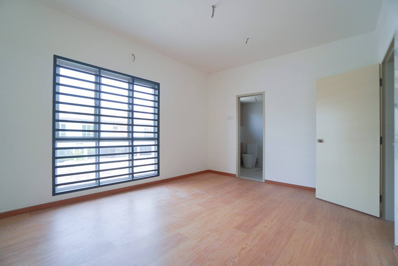 2 STOREY TERRACE ALBURY 2 MAHKOTA HILLS, LENGGENG - photo 6