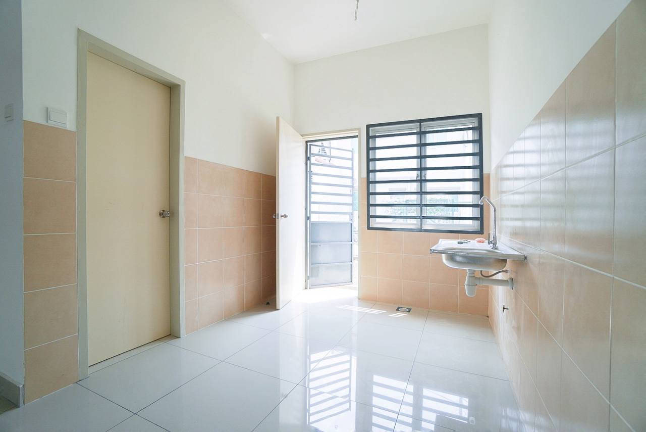 2 STOREY TERRACE ALBURY 2 MAHKOTA HILLS, LENGGENG - photo 10